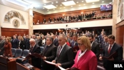 Собрание на Северна Македонија, министрите од техничката Влада даваат заклетва
