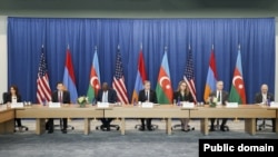 U.S. Secretary of State Antony Blinken (in the center) hosting Armenian-Azerbaijani talks in Washington, May 1, 2023.
