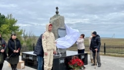 Церемония открытия памятника жертвам сталинских депортаций в поселке Шин-Мер. Фото из официального телеграм-канала администрации Кетченеровского района. 