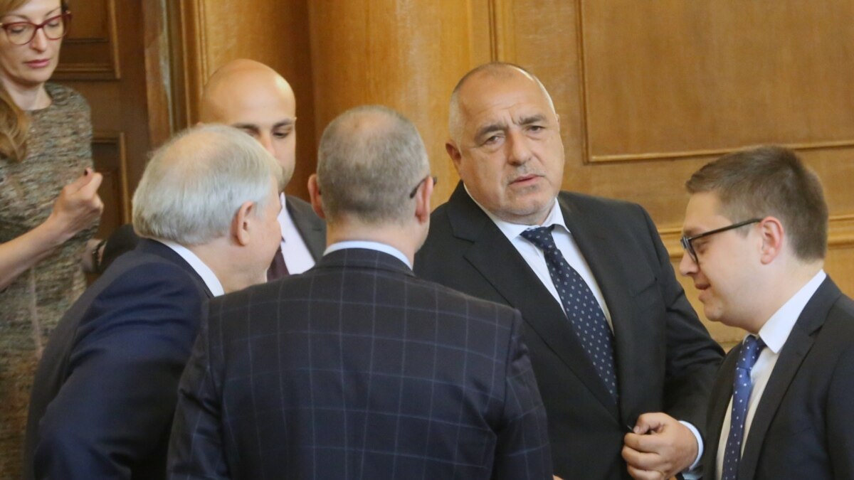 Добро утро!Най-важното е тук:За какво преговарят партиитеКак се отговаря на