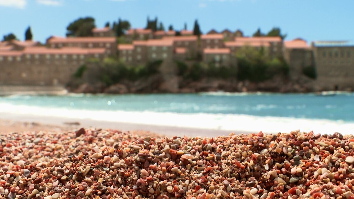 Sveti Stefan i dalje pusto ostrvo