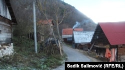 Selo Krušev Do nalazi se u brdovitom dijelu na nadmorskoj visini oko 1.000 metara. 