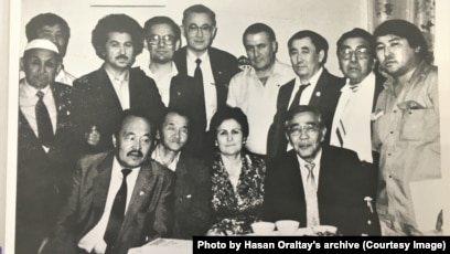 Ұзын аяқты орыс студенттері