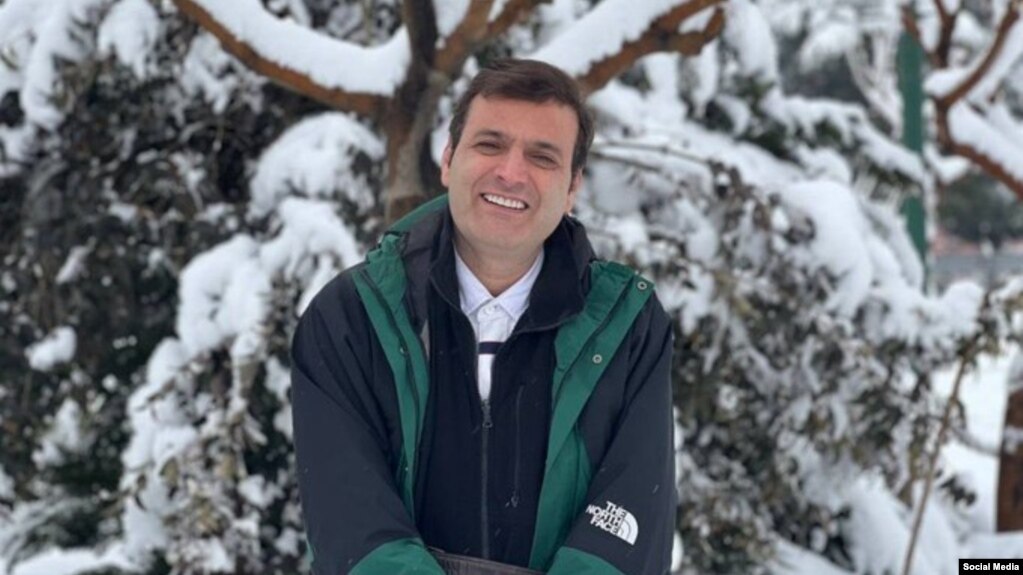 عبدالله مومنی به‌دلیل حضور و سخنرانی در نشست مجازی «گفت‌وگو برای نجات ایران» به یک‌سال حبس محکوم شده است