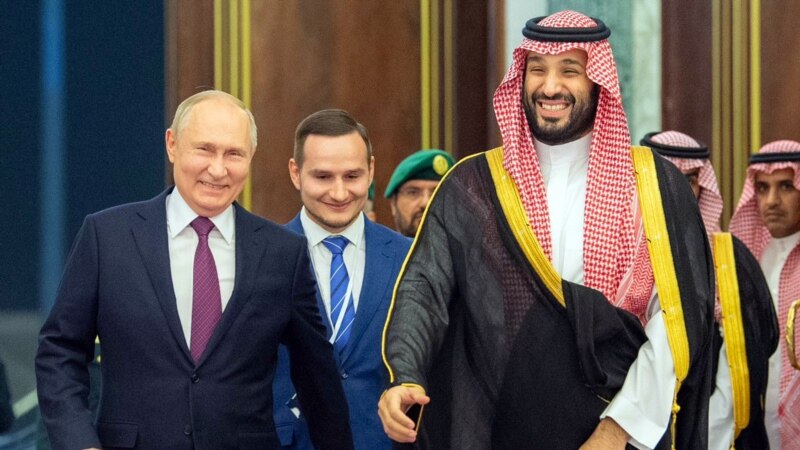 «Видят слабость России». Итоги визита Путина на Ближний Восток объясняют политолог и экономист