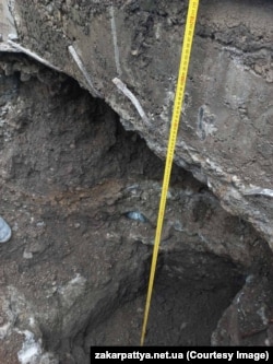 Розкопки не виявили людських останків.