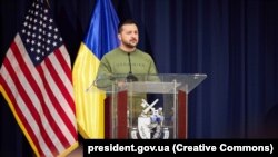 Претседателот на Украина, Володомир Зеленски, за време на говорот Универзитетот за национална одбрана во Вашингтон, 11.12. 2023
