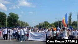 Miting de proporții al profesorilor în București. Au mers la Guvern și la Cotroceni