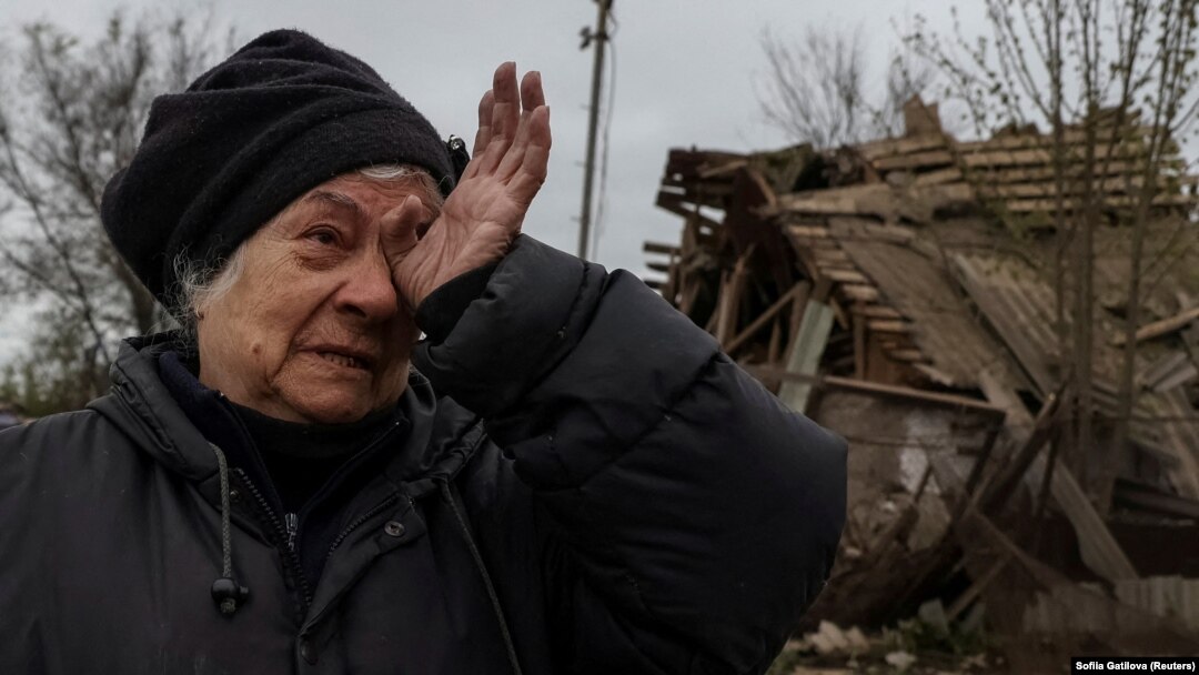 Locuitorii din zonele devastate de atacurile rușilor din ultimele zile privesc cu deznădejde imaginea apocaliptică lăsată în urmă de războiul nemilos.