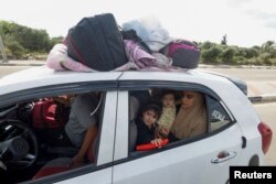 Palestinci napuštaju sjeverni dio Gaze, 17. oktobar 2023.