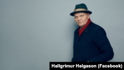 Pictorul și romancierul islandez Hallgrimur HELGASON.