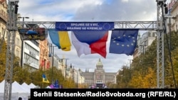 Підтримка України з боку Чехії залишається значною, проте в чеському суспільстві існують різні погляди на допомогу 