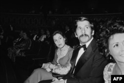 حییم توپول در اولین اکران فیلم «ویولن‌زن روی بام» به کارگردانی نورمن جویسون در سالن اپرای پاریس، ۳۰ نوامبر ۱۹۷۱