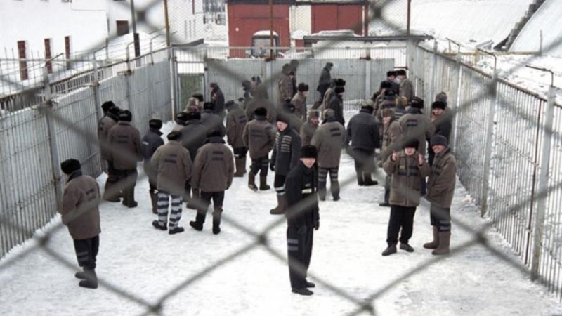 “Doktori Shpirtlig”: Ushtarëve ukrainas u fanitet tmerri i një burgu rus