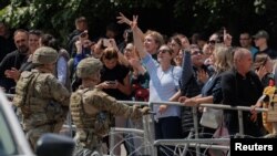 Албанци, сърби и натовски войници. Защо има напрежение в Косово