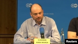 Vladimir Kara-Murza speaks in Bonn, Germany, on August 2 after his release from Russia.