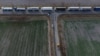 Pamje nga droni që shfaq radhën e kamionëve në kufirin mes Polonisë dhe Hungarisë. Nëntor, 2023. 