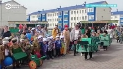 Как в российских городах праздновали 9 мая в отсутствие парадов и шествий "Бессмертного полка"