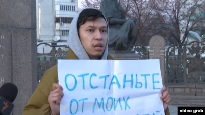 Тина Канделакиді жалаңаштандырыңыз