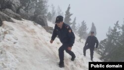 Policia e Tropojës në kërkim të trupave të dy turisteve në Qafën e Valbonës.