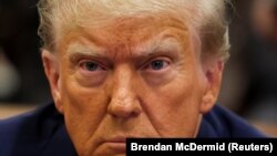 Donald Trump la procesul civil de fraudă al Trump Organization, la Curtea Supremă a statului New York, 6 noiembrie 2023.