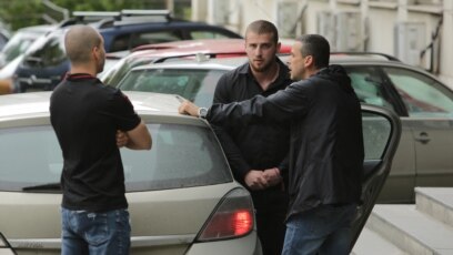 Служители на Главната дирекция Борба с организираната престъпност ГДБОП задържаха
