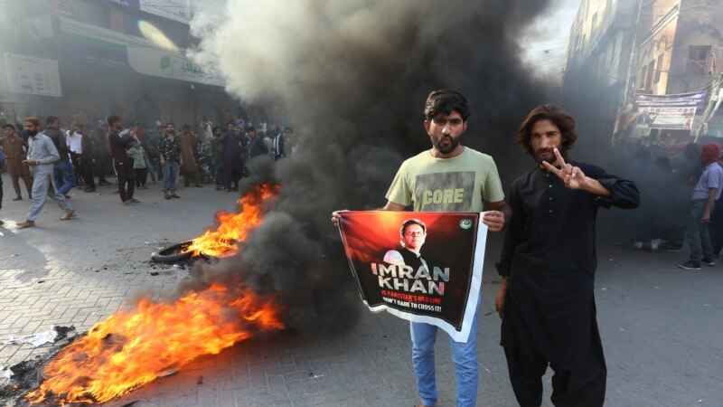 Пакистандын Жогорку Соту Имран Хандын кармалышын мыйзамсыз деп тапты