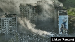 Урнатини во Бахмут, април 2023.