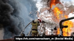Пожар на нефтебазе в Казачьей бухте Севастополя 29 апреля 2023 года