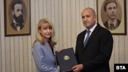 Vicepreședinta Curții de Conturi, Gorița Gruncearova-Kojareva, a fost numită vineri premier interimar de președintele bulgar Rumen Radev până la alegerile anticipate din 20 octombrie. 