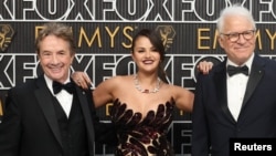  Селена Гомез, Стив Мартин и Мартин Шорт участват на 75-те награди Primetime Emmy в Лос Анджелис, Калифорния, Съединени американски щати, 15 януари 2024 година 