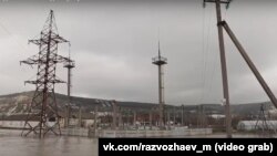 18-я подстанция в Севастополе оказалась затоплена в результате ливня в ночь с 18 на 19 января 2024 года. Скрин видео со страницы Развожаева в ВК