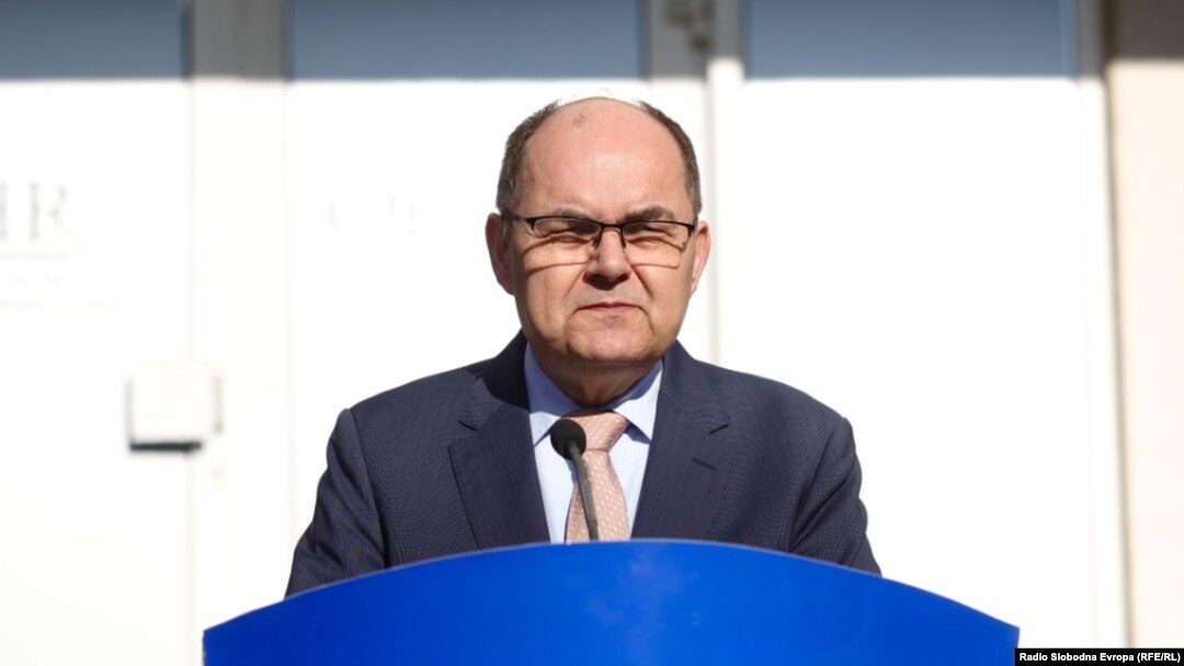 Visoki predstavnik u BiH Christian Shmidt tokom pres-konferencije u Sarajevu, 27. april 2023. 