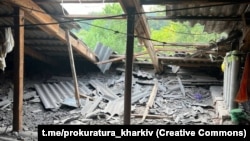Наслідки одного з попередніх російських ударів по Богодухову, архівне фото