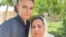 محمدمهدی وثوقیان در کنار مادرش، معصومه یاوری، که هر دو در بازداشت به‌سر می‌برند.