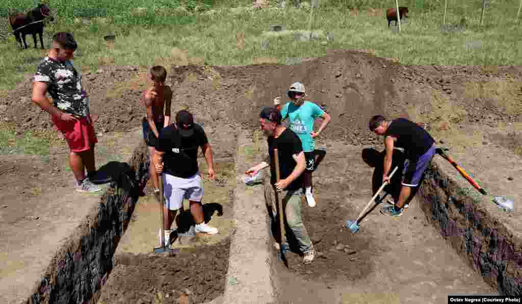 Na arheološkom nalazištu Urlati na jugu centralne Rumunije pronađeni su tragovi ljudske civilizacije, koji datiraju iz neolita i bronzanog doba.