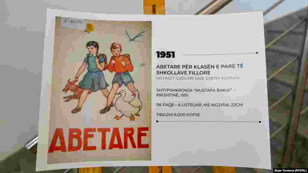 &nbsp;Abetare e botuar në vitin 1951 e ilustruar dhe me ngjyra. Ajo o botua në Prishtinë dhe tirazhi i saj ishte 6 mijë kopje.