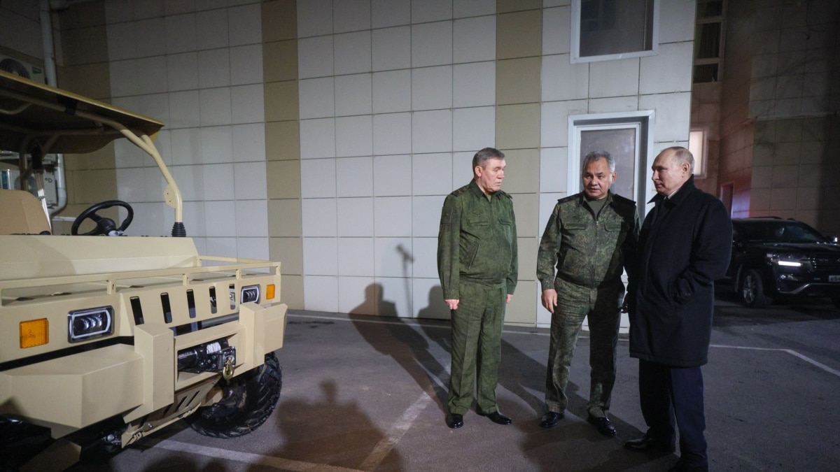 Shoigu showed Putin new military equipment