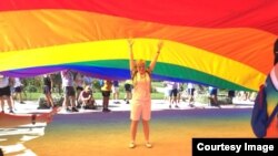 На акции в поддержку ЛГБТ. Владивосток