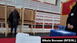 Biračko mjesto za predsjedničke izbore u Crnoj Gori u Podgorici, 19. mart 2023.