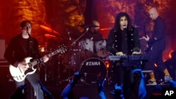  System of a Down по време на концерт в Ню Йорк през 2005 година 