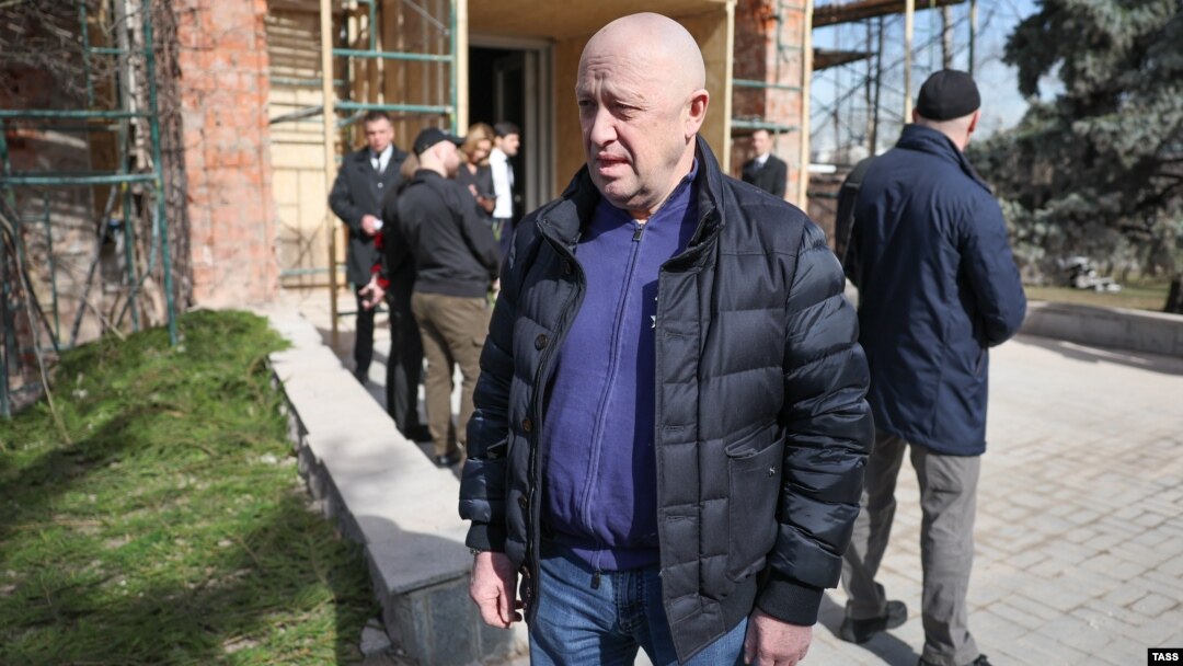 Şeful grupării ruse Wagner, Evgheni Prigojin, susţine că ruşii au obţinut controlul total asupra oraşului Bahmut.
