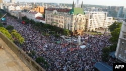 Tens of thousands turned out to protest in Belgrade against the government's plan to allow lithium mining in Serbia. (file photo)