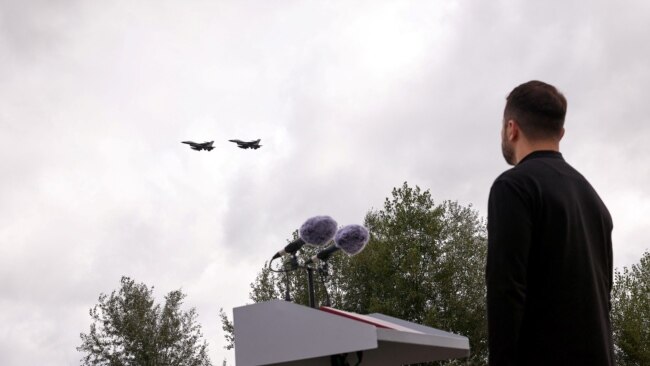Volodimir Zelenski a salutat sosirea primelor avioane de luptă F-16 în Ucraina
