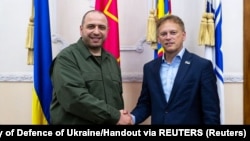 Міністр оборони України Рустем Умєров (л) і його британський колега Ґрант Шаппс, фото ілюстративне