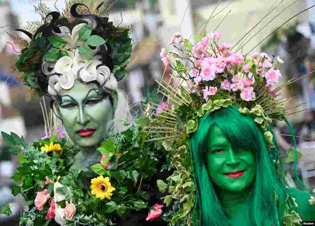 Učesnici godišnje prvomajske parade i festivale &quot;Jack In The Green&quot; u Hastingsu, Britanija, 1. maj.