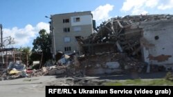 Разрушения в результате обстрелов в Волчанске