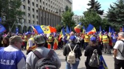 VIDEO | Angajatii CFR protestează la Ministerul Transporturilor