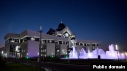 Президенттик администрациянын жаңы имараты – “Ынтымак Ордо”.