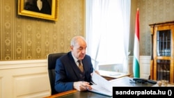 Sulyok Tamás köztársasági elnök 2023. március 5-én aláírja Svédország NATO-csatlakozásának ratifikálását Budapesten